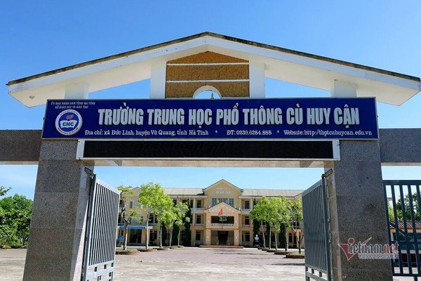 Trường học ở Hà Tĩnh được tuyển sinh sau phản đối của phụ huynh