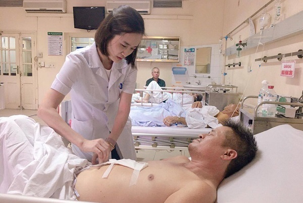 Người đàn ông có khối u gan ác tính 'khổng lồ' bị vỡ