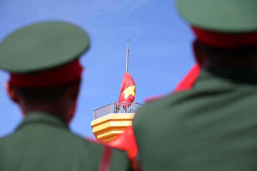 Flag-raising ceremony,ly son,vietnam sovereignty,Vietnam in photos