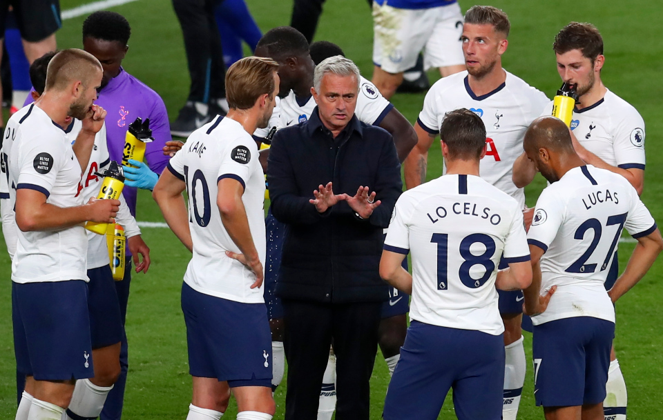 Đội trưởng Tottenham 'nổi đóa', gây hấn Son Heung-min