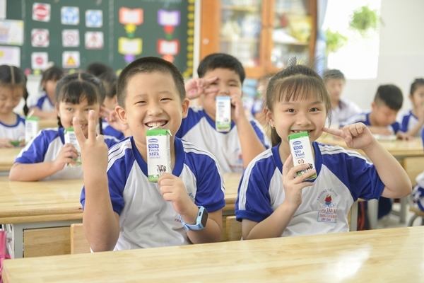 Những giờ uống Sữa học đường ‘Vui khỏe, an toàn’ của học sinh TP.HCM