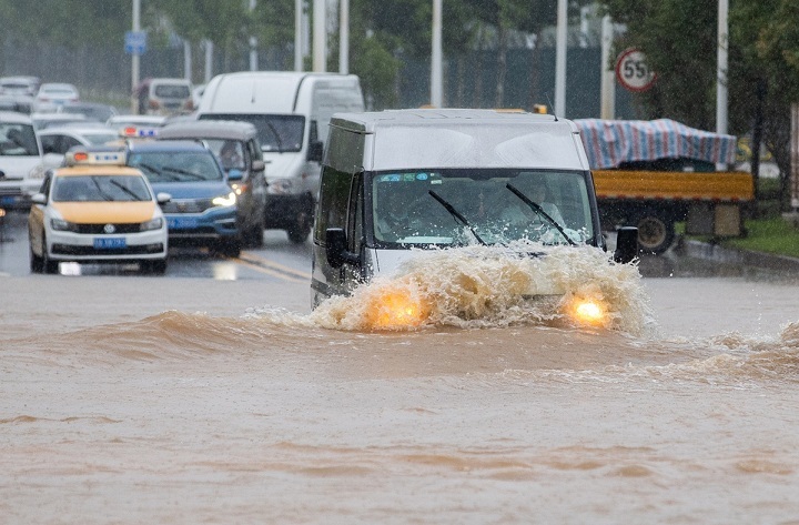 Thủ tướng điện thăm hỏi tình hình mưa lũ gây thiệt hại lớn ở Trung Quốc