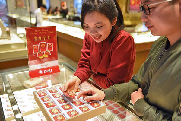 Giá vàng hôm nay 8/7: Vượt 50 triệu/lượng, tiếp tục đi lên