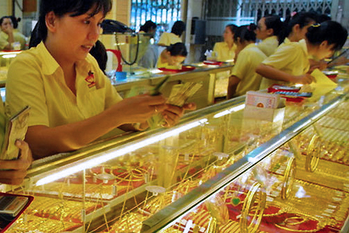 Thế giới biến động, USD giảm sâu, vàng vượt xa 50 triệu/lượng