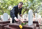 Đại sứ Mỹ xúc động kể về chuyến thăm nghĩa trang liệt sĩ Trường Sơn