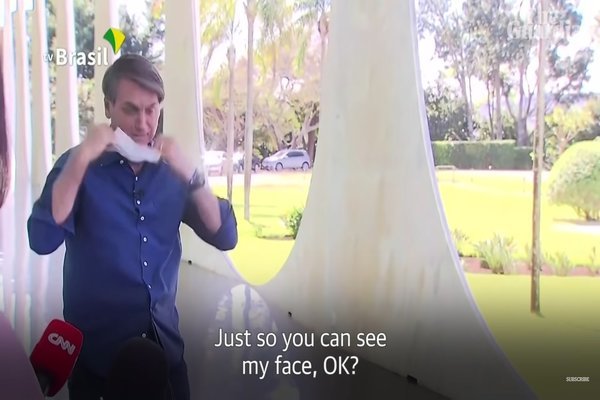 Tổng thống Brazil bị kiện vì phơi nhiễm Covid-19 cho nhiều người