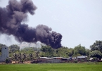 Cột khói đen kịt từ khu chứa xăng dầu sân bay ở Ninh Thuận