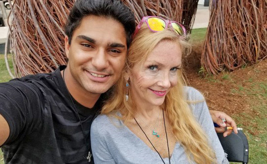 Chuyện tình người phụ nữ lớn tuổi hơn cả mẹ người yêu