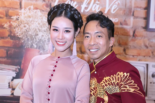 Vợ kém 18 tuổi của ca sĩ Việt Hoàn từng vỡ mộng đòi ly dị chồng