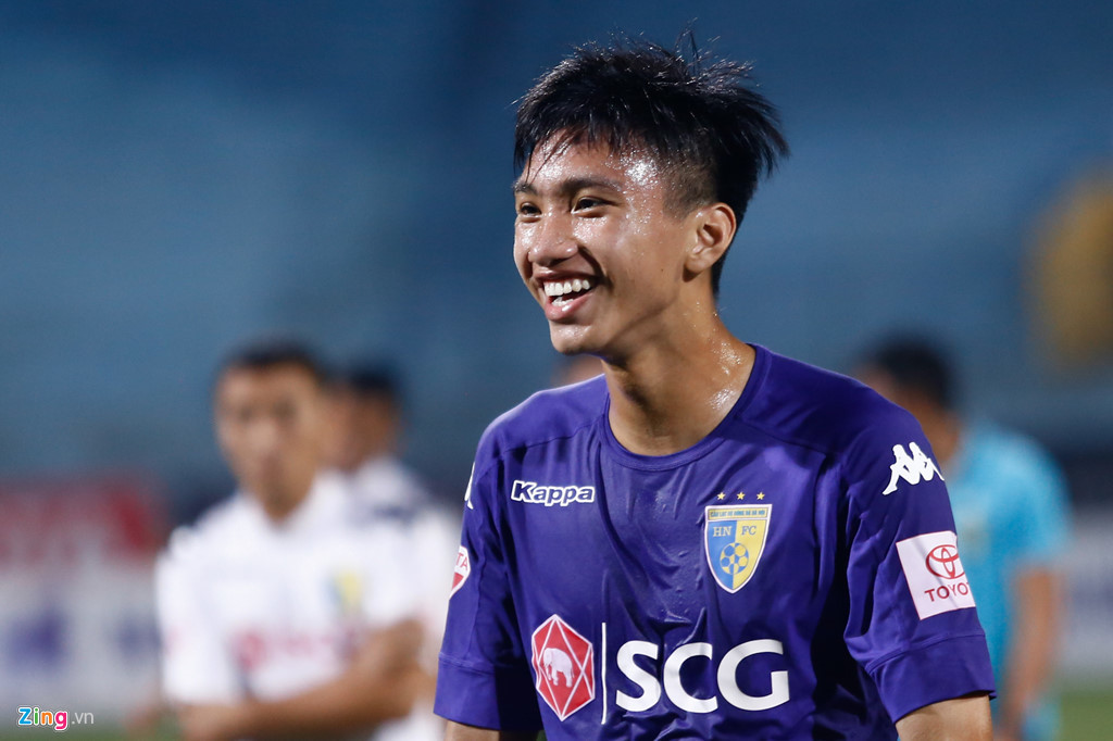 V-League sắp trở lại, thầy Park chờ 'quà' từ Văn Hậu
