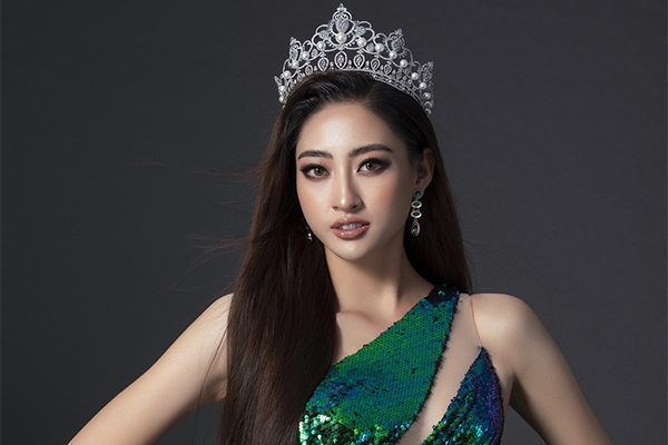 Lương Thùy Linh: 'Sách góp phần giúp tôi đoạt vương miện Hoa hậu'