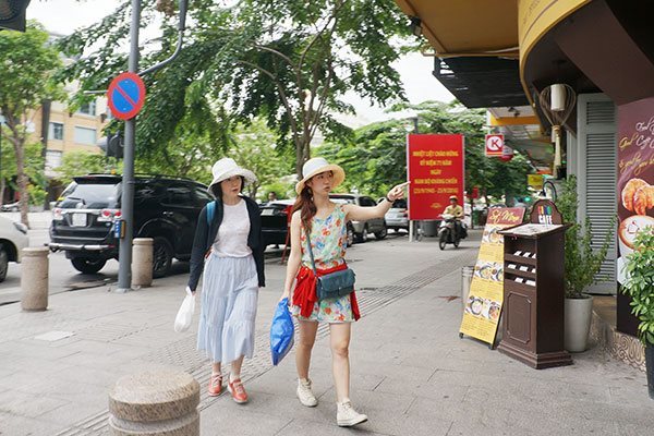 Vietnam makes hectic preparations to welcome foreign travelers back