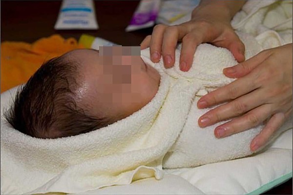 Có thai ngoài ý muốn, cô gái bịt miệng con đến chết khi vừa chào đời