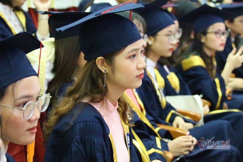 Hiệu trưởng Sư phạm mong học trò đến những 'miền nắng gió'