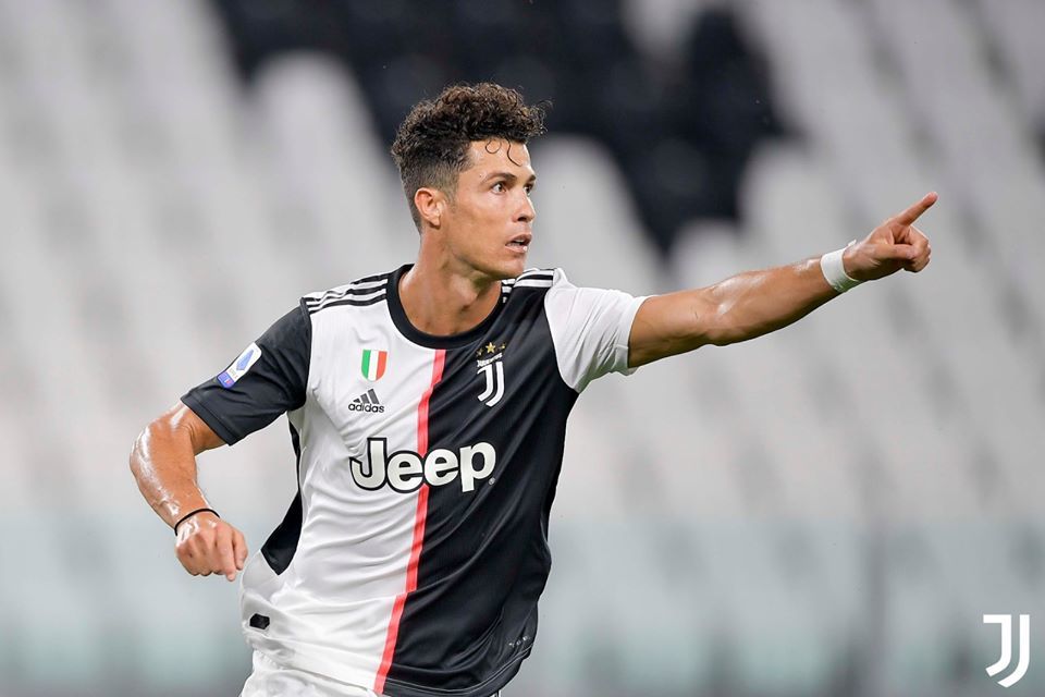 Ronaldo giải cứu Juventus bằng cú đúp phạt đền