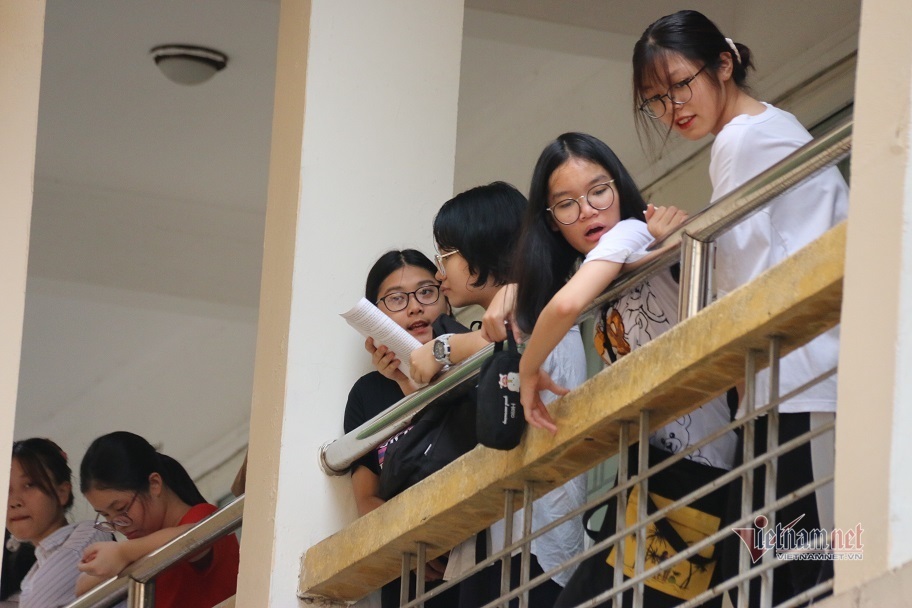 Đề thi vào lớp 10 chuyên Hóa trường Chuyên Khoa học Tự nhiên
