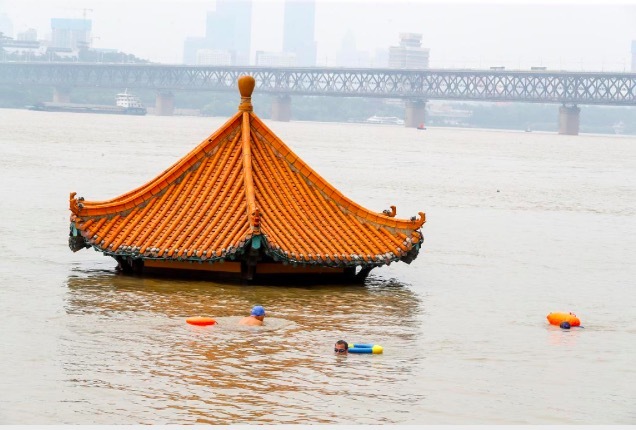 Trung Quốc liên tiếp nâng báo động lũ, hàng triệu người khốn khổ