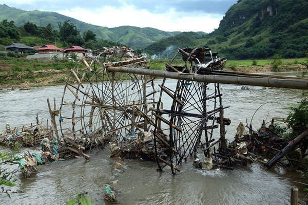 Water wheels the highlights of mountain fields