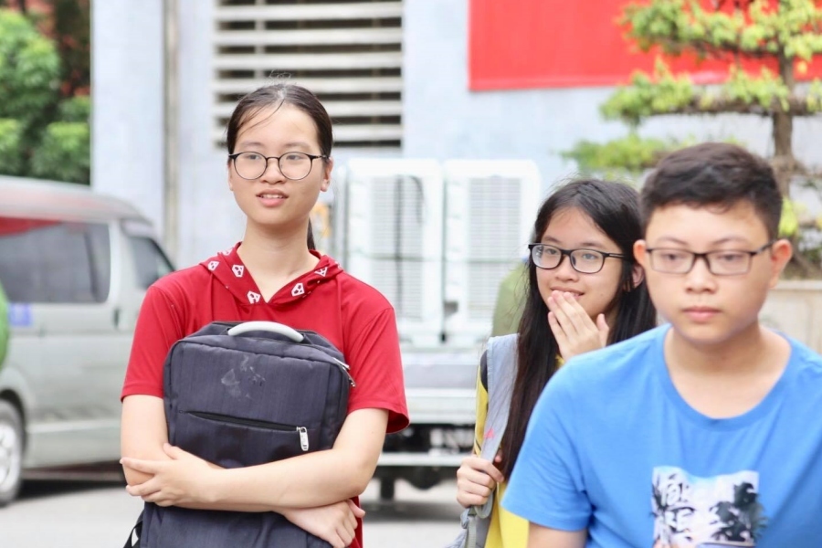 Đề thi môn Ngữ văn lớp 10 chuyên Khoa học Xã hội và Nhân văn