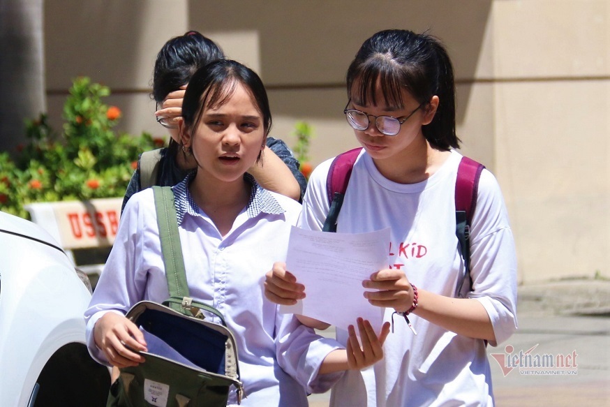 Điểm chuẩn vào lớp 10 Trường THPT Chuyên Ngoại ngữ năm 2020