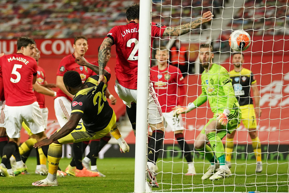 MU lỡ hẹn top 4: Solskjaer đau đầu vì hàng thủ