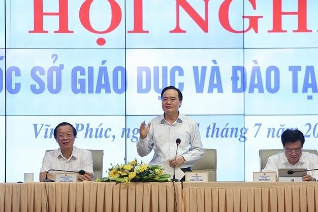 Bộ trưởng Phùng Xuân Nhạ: Lạm dụng giấy khen dẫn đến 'tác dụng ngược'