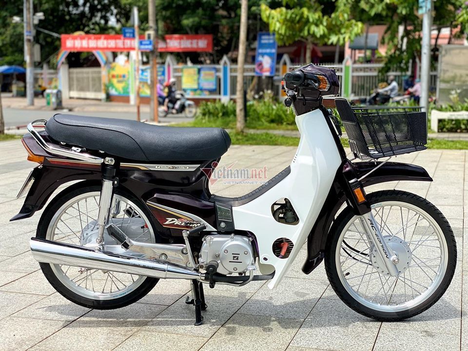Honda Dream Việt 12 năm tuổi biển số VIP giá hơn 200 triệu đồng