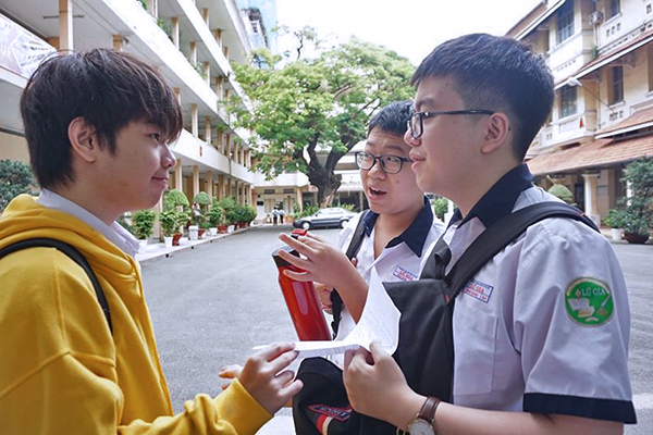 Đề thi vào lớp 10 chuyên Văn của Trường Phổ thông Năng khiếu