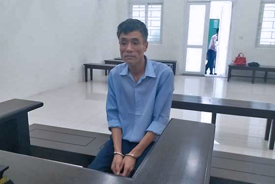 Va chạm giao thông, rút dao đâm người giữa phố ở Hà Nội