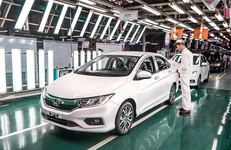 Car manufacturers resume assembling of some models in Vietnam