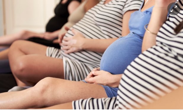 Nhiều ca nhiễm Covid-19 bí ẩn, mẹ bầu truyền virus cho bào thai