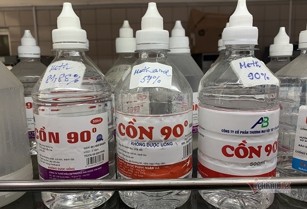 2 vợ chồng nguy kịch vì uống bia pha cồn, bác sĩ cảnh báo ngộ độc methanol