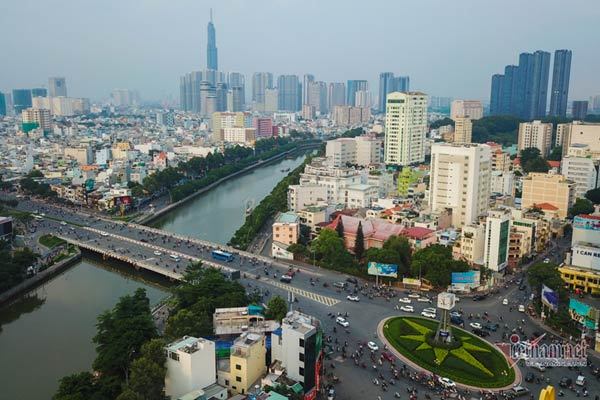 'Nắng tỏa không đều', đầu tàu TP.HCM cần cơ chế để phát triển