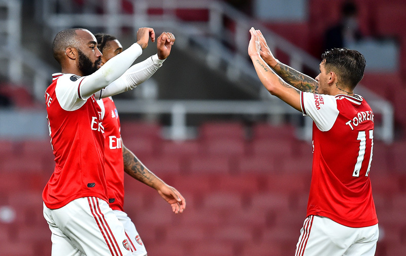 Van Dijk và Alisson mắc lỗi, Liverpool ôm hận trước Arsenal