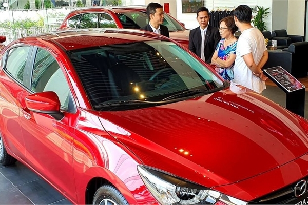 Ô tô mất giá quá nhanh, khách mua sớm tiếc ngẩn ngơ