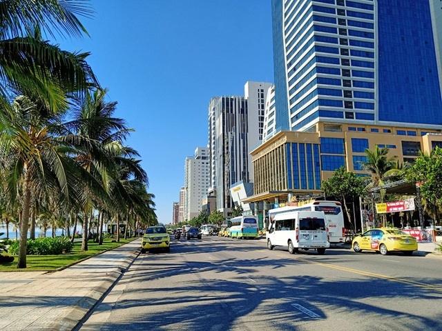 Many coastal hotels in Danang offered for sale after pandemic