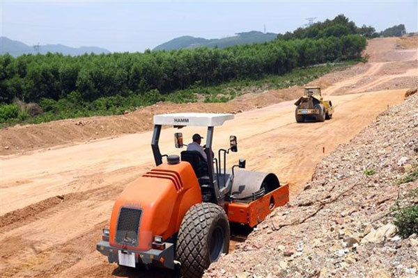 Land clearance for Van Don-Mong Cai Highway to be completed by August 15