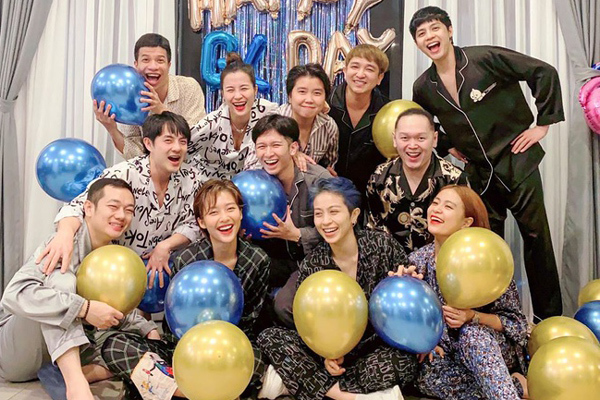 Tình bạn hơn 10 năm trong showbiz của nhóm 'gia đình văn hóa'