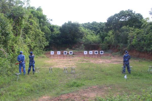 Coast Guard Region 4 organizes periodical check of shooting, using K54 and AK