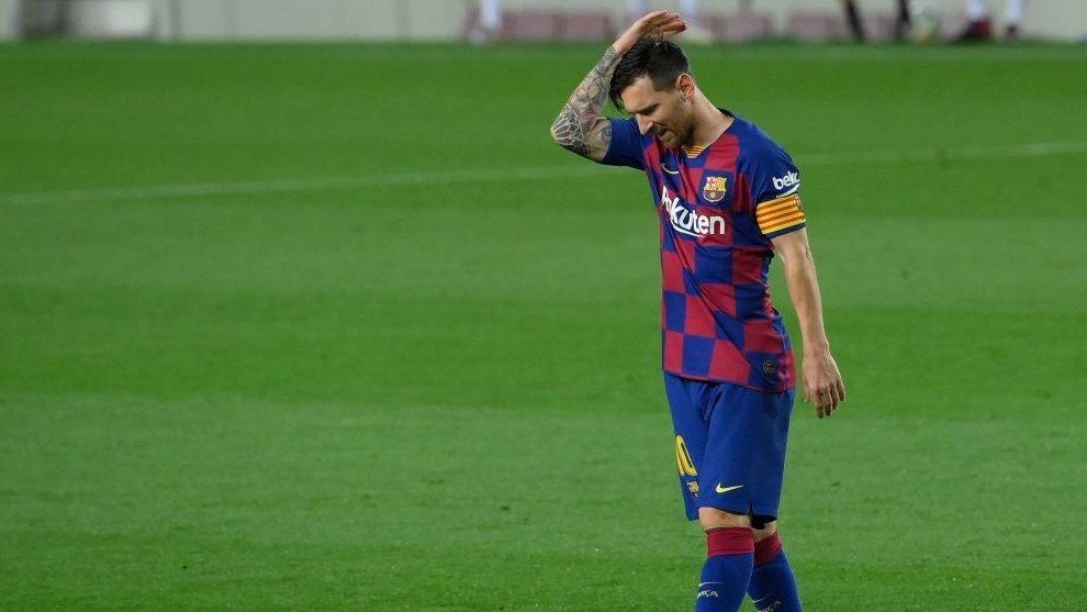 Messi lật tung Barca sau niềm đau nhìn Real Madrid ẵm cúp