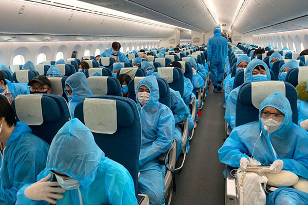 Đưa gần 280 công dân từ Nga và Belarus về nước