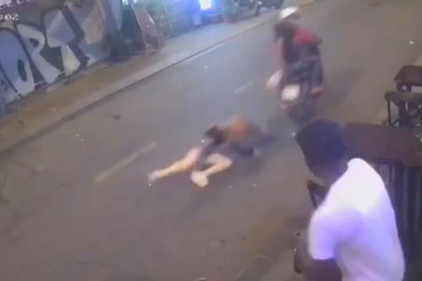 Bắt 2 kẻ cướp giật kéo lê cô gái trên phố Sài Gòn