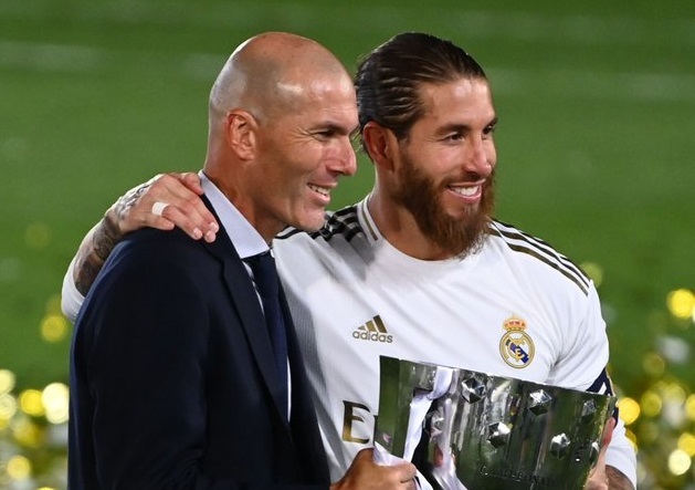 Zidane chạm đâu cũng ra vàng, Bale thảm hại