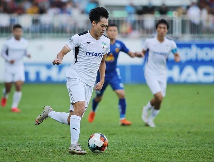 Tiến Linh lóe sáng, Bình Dương ngược dòng khó tin trước HAGL