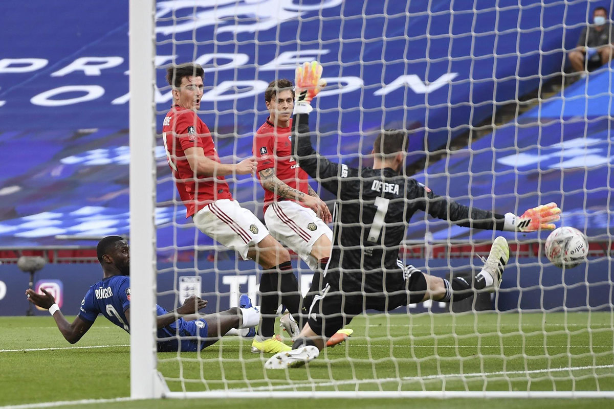 MU thua bạc nhược: Lời cảnh báo cho Solskjaer