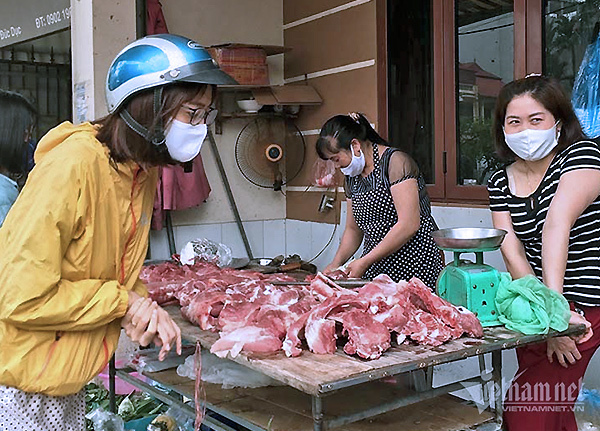 Phá bỏ cam kết với bộ trưởng, doanh nghiệp lớn tăng giá ăn lãi đậm