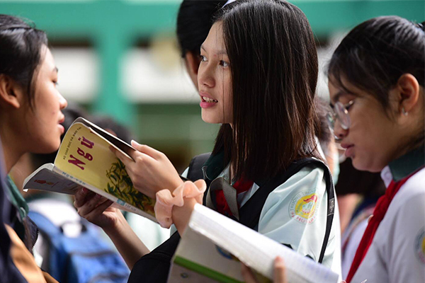Đề thi Ngữ văn trường chuyên bắt học sinh 'già trước tuổi'?