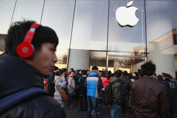Thoát vụ 15 tỷ USD, Apple đối mặt án phạt 26 tỷ USD