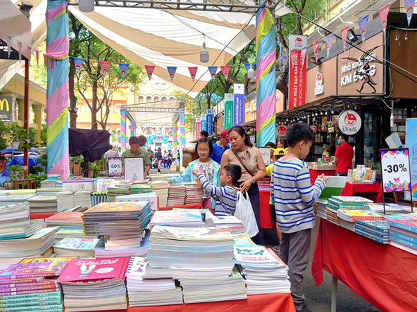 Children’s book fair opens at HCMC book street