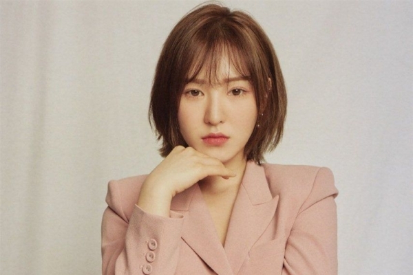 Wendy nhóm Red Velvet ổn định sau cú ngã cầu thang 2,5m